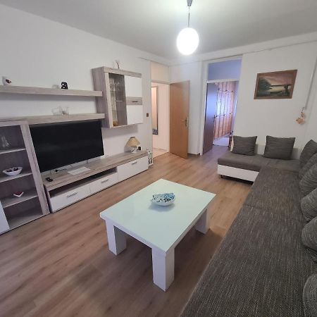 Apartman Yellow - Self Check In Осиек Экстерьер фото