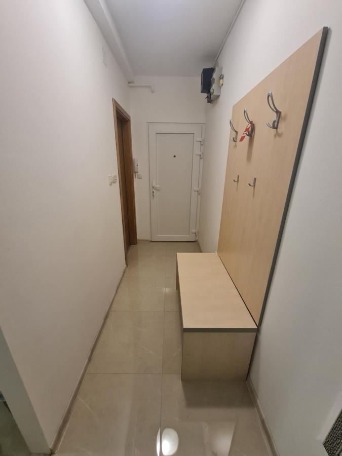 Apartman Yellow - Self Check In Осиек Экстерьер фото