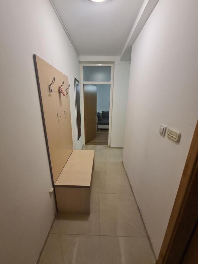 Apartman Yellow - Self Check In Осиек Экстерьер фото