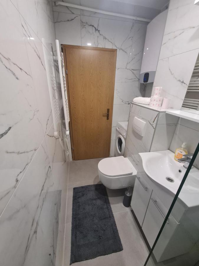 Apartman Yellow - Self Check In Осиек Экстерьер фото