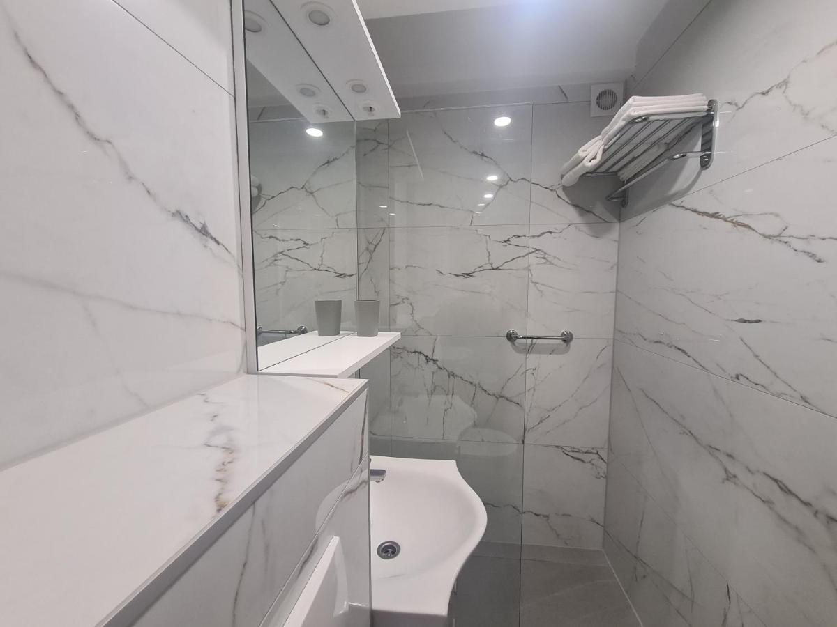Apartman Yellow - Self Check In Осиек Экстерьер фото