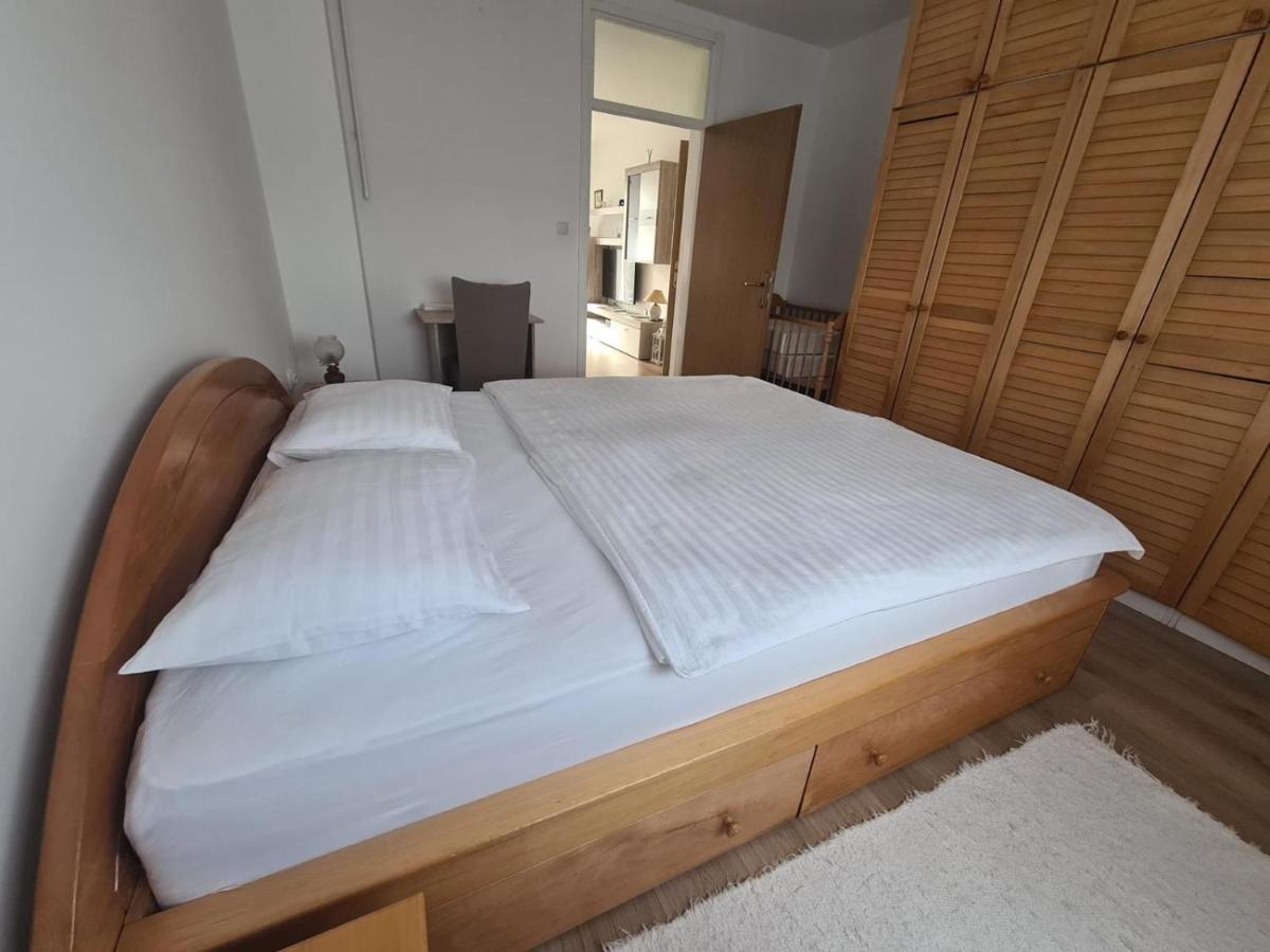 Apartman Yellow - Self Check In Осиек Экстерьер фото